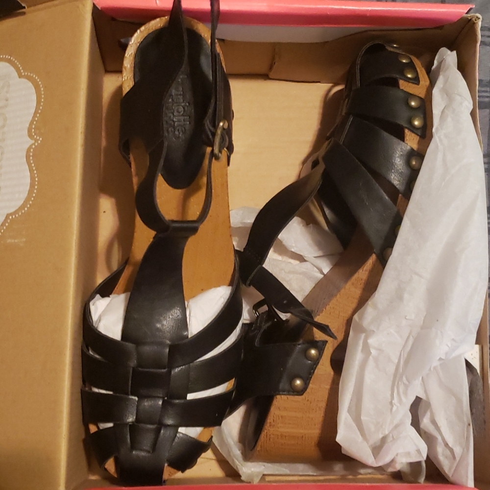 Sandals - Picture 2 of 2